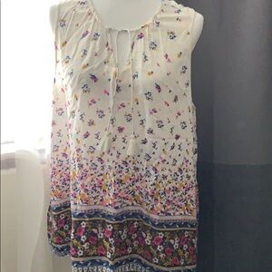 🌸🌺 Old Navy Floral Sleeveless Top